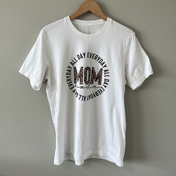 Mom Mode Everyday White/Leopard White Crewneck Short Sleeve Tee Large - Picture 2 of 10